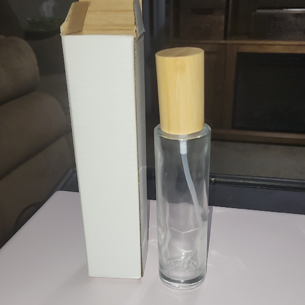 Clear Glass Spray Bottle with Wooden Cap 100 ml spritz Young Living